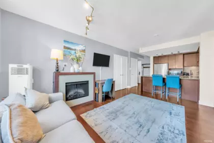 1301 158 W 13th Street, North Vancouver, BC, North Vancouver — Apartment/Condo for sale