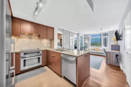 1301 158 W 13th Street, North Vancouver, BC, North Vancouver — Apartment/Condo for sale