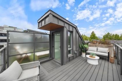 Backyard Photo of 477 W King Edward Avenue, Vancouver, BC