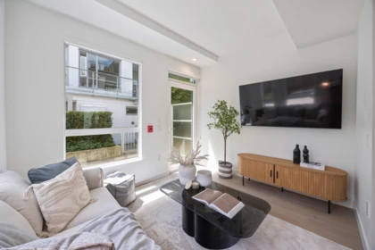 Breakfast Nook Photo of 477 W King Edward Avenue, Vancouver, BC