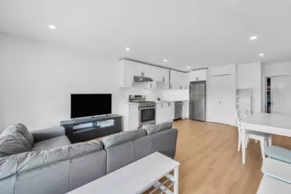 Kitchen Photo of 425 E 57th Avenue, Vancouver, BC