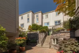 34 2375 W Broadway, Vancouver, BC
