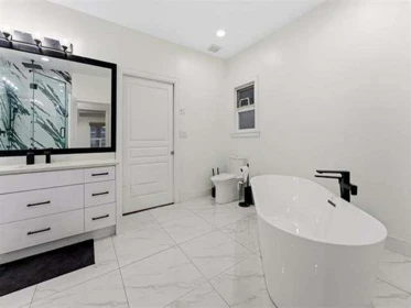Kitchen Photo of 15181 68a Avenue, Surrey, BC