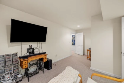 Basement Recreation Room Photo of 16 45824 Stevenson Road, Chilliwack, BC