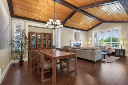 Kitchen Island Photo of 27912 Maclure Road, Abbotsford, BC