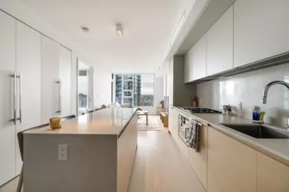 Kitchen Island Photo of 3308 1289 Hornby Street, Vancouver, BC
