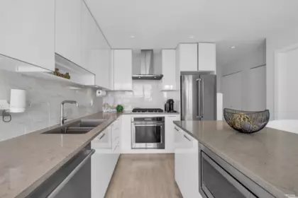 Kitchen Island Photo of 3802 1788 Gilmore Avenue, Burnaby, BC