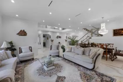 Entry Foyer Photo of 13170 57 Avenue, Surrey, BC