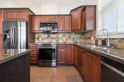 Kitchen Photo of 401 45893 Chesterfield Avenue, Chilliwack, BC