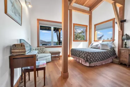 Basement Recreation Room Photo of 687 Channelview Drive, Bowen Island, BC