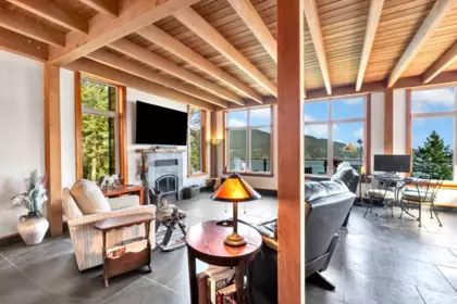 Kitchen Photo of 687 Channelview Drive, Bowen Island, BC