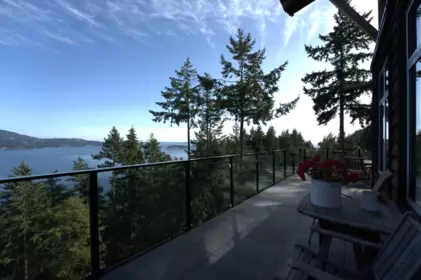 Powder Room Photo of 687 Channelview Drive, Bowen Island, BC