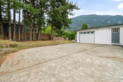 Hot Tub / Spa Photo of 411 Emerald Avenue, Harrison Hot Springs, BC