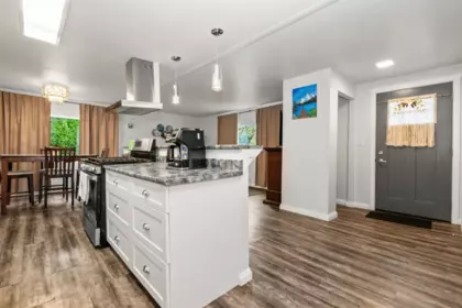 Kitchen Island Photo of 411 Emerald Avenue, Harrison Hot Springs, BC