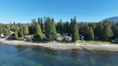 3199 Beach Avenue, Roberts Creek, BC, Roberts creek — Single Family Residence for sale