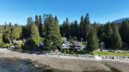 3199 Beach Avenue, Roberts Creek, BC, Roberts creek — Single Family Residence for sale