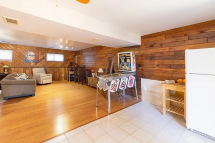 Entry Foyer Photo of 781 Pinemont Avenue, Port Coquitlam, BC