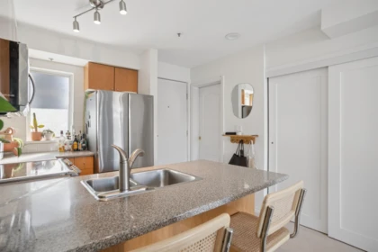 Dining Area Photo of 203 2190 W 5th Avenue, Vancouver, BC