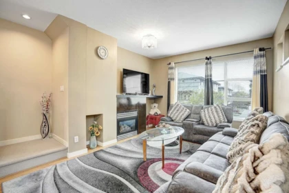 Family Room Photo of 7 6033 168 Street, Surrey, BC