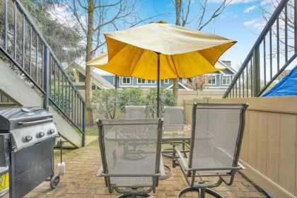 Front Yard Photo of 7 6033 168 Street, Surrey, BC