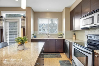 Guest Bathroom Photo of 7 6033 168 Street, Surrey, BC