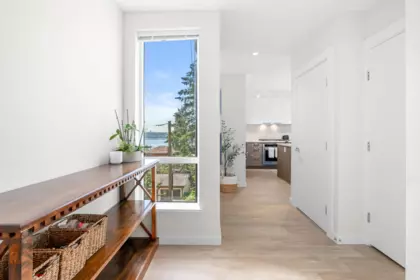205 615 E 3rd Street, North Vancouver, BC, North vancouver — Apartment/Condo for sale