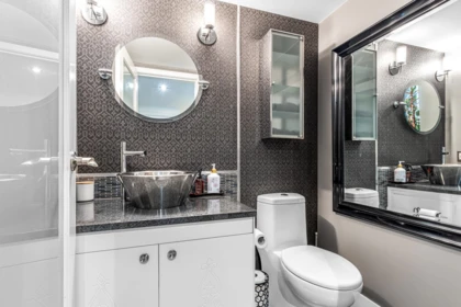 Entry Foyer Photo of 404 549 Columbia Street, New Westminster, BC