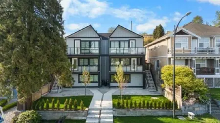 1 1923 River Drive, New Westminster, BC, New Westminster — Half Duplex for sale