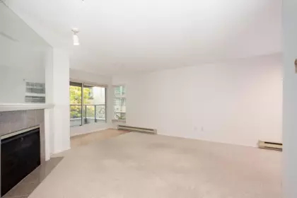 Dining Area Photo of 210 2250 W 3rd Avenue, Vancouver, BC