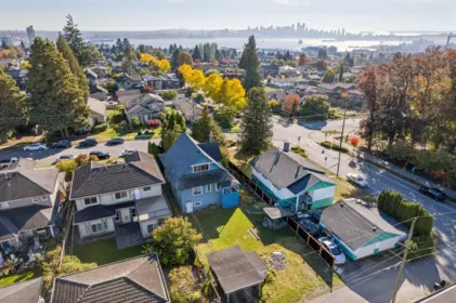 358 W 16th Street, North Vancouver, BC, North vancouver — Single Family Residence for sale