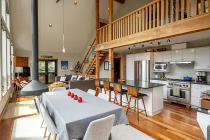 7161 Nancy Greene Drive, Whistler, BC, Whistler — Single Family Residence for sale