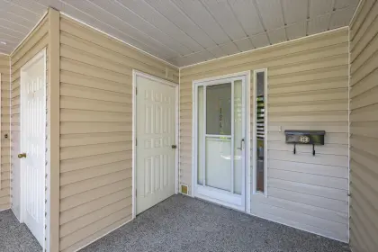 124 10584 153 Street, Surrey, BC, Surrey — Townhouse for sale