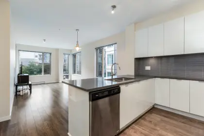 311 2665 Mountain Highway, North Vancouver, BC, North vancouver — Apartment/Condo for sale