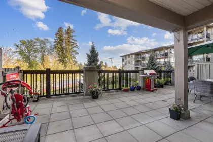 206 3178 Dayanee Springs Boulevard, Coquitlam, BC, Coquitlam — Apartment/Condo for sale