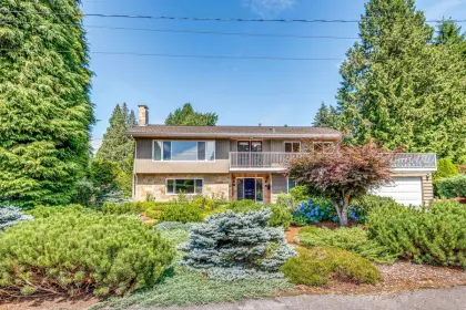 561 Berry Street, Coquitlam, BC, Coquitlam — Single Family Residence for sale