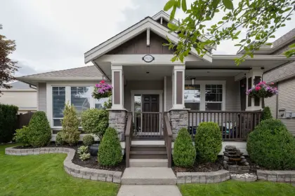 19231 69 Avenue, Surrey, BC, Surrey — Single Family Residence for sale