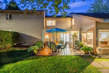 6005 E Greenside Drive, Surrey, BC, Surrey — Townhouse for sale