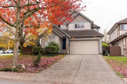 18388 67 Avenue, Surrey, BC, Surrey — Single Family Residence for sale