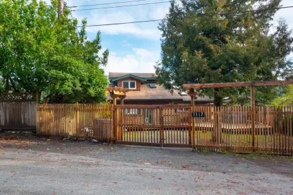 1117 Lenora Road, Bowen Island, BC, Bowen island — Single Family Residence for sale
