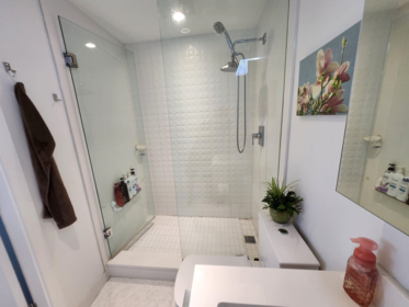 Walk-In Closet Photo of 809 4638 Gladstone Street, Vancouver, BC