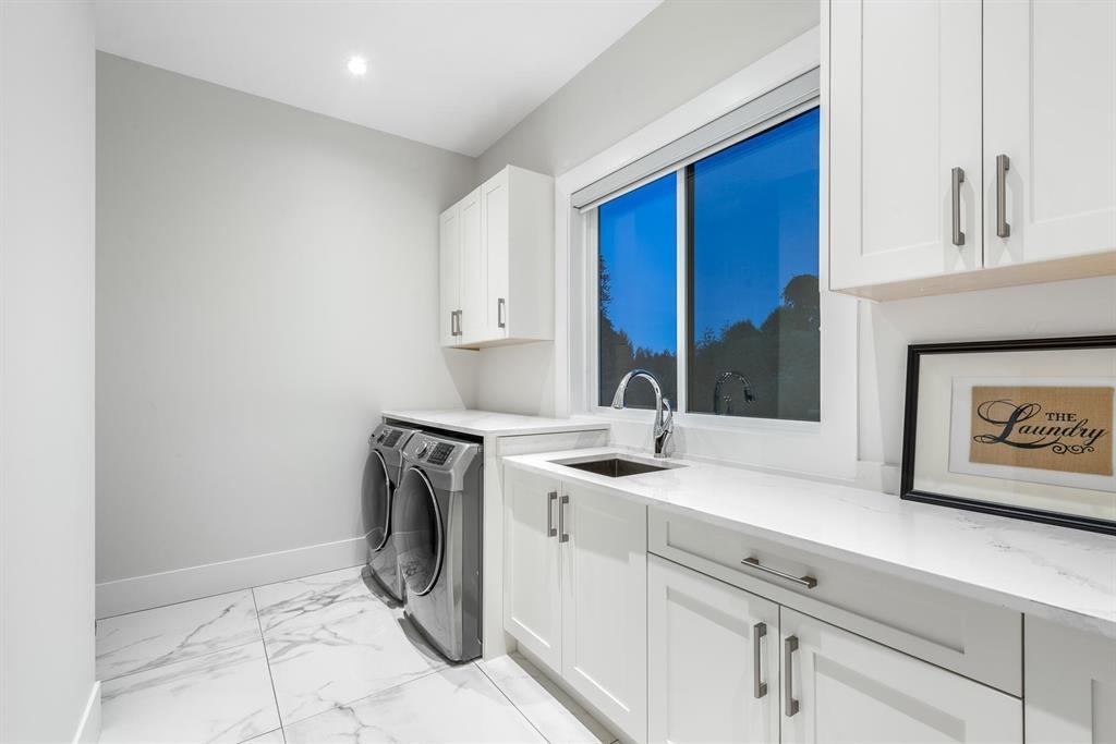 Guest Bathroom Photo of 19932 3b Avenue, Langley, BC