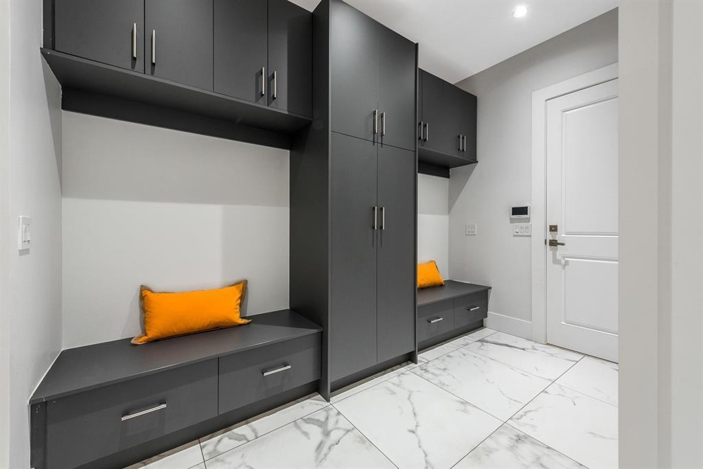 Powder Room Photo of 19932 3b Avenue, Langley, BC