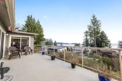 1029 Gower Point Road, Gibsons, BC, Gibsons — Single Family Residence for sale