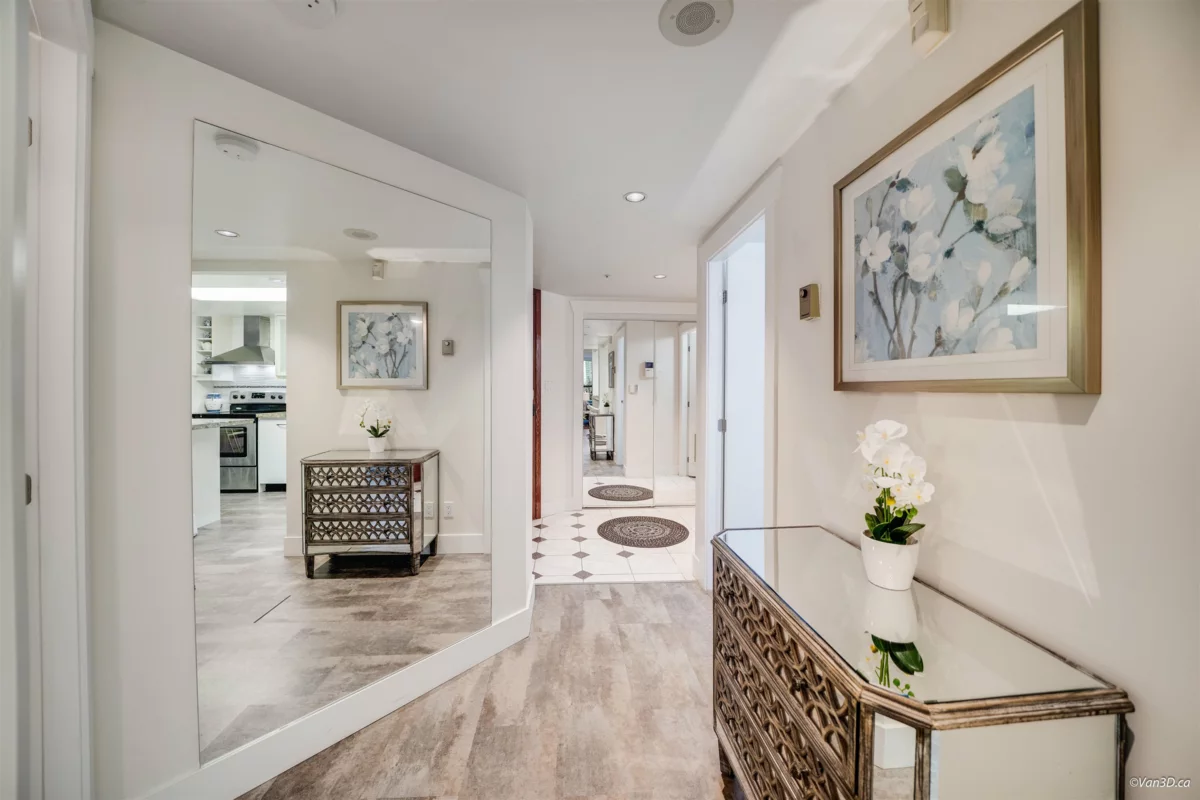 Dining Area Photo of 701 1050 Burrard Street, Vancouver, BC