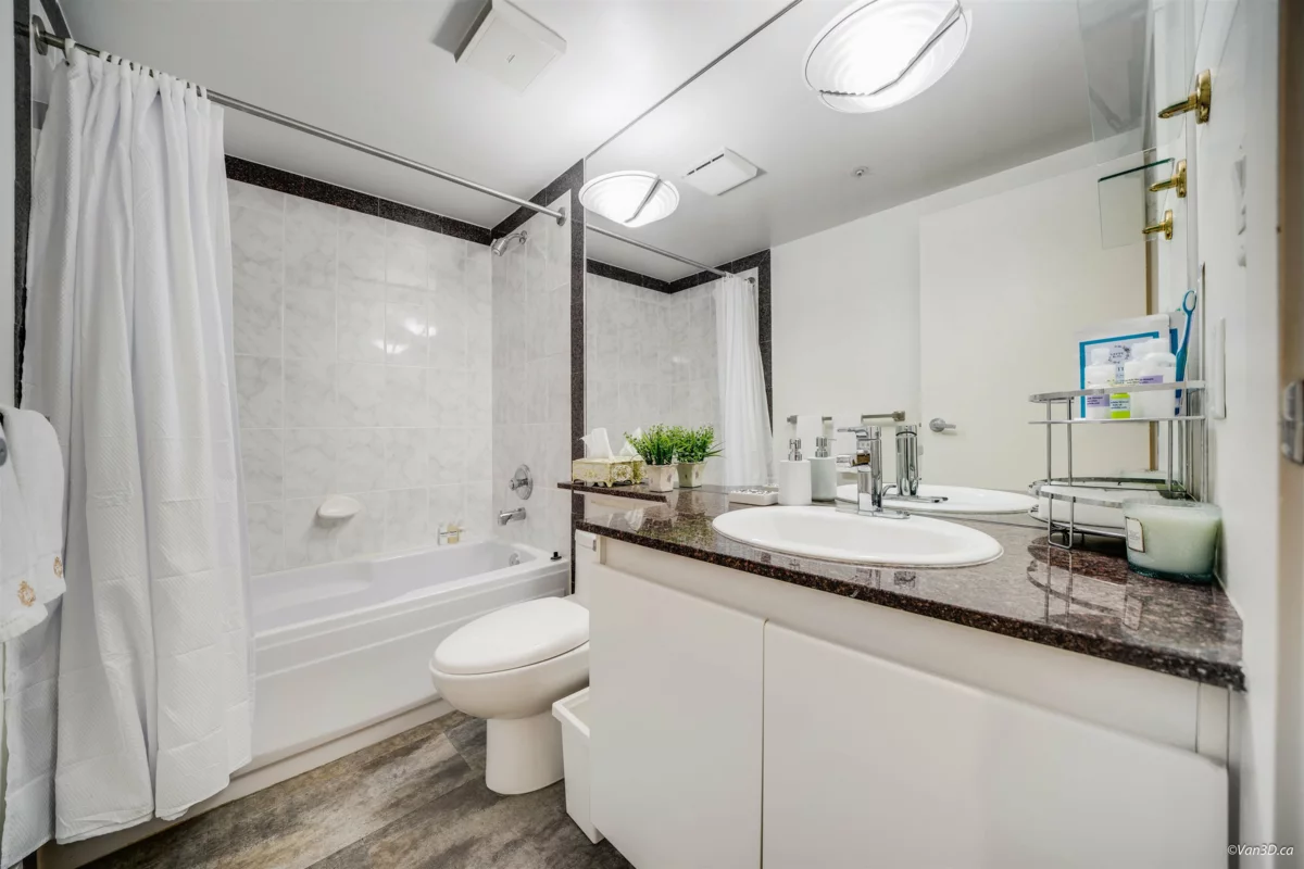 Laundry Room Photo of 701 1050 Burrard Street, Vancouver, BC