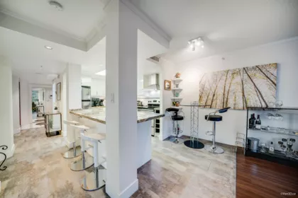 701 1050 Burrard Street, Vancouver, BC, Downtown VW — 2 bed apartment/condo for sale