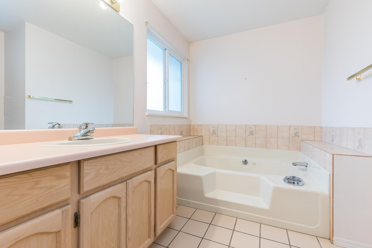 Laundry Room Photo of 88 34959 Old Clayburn Road, Abbotsford, BC