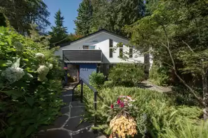1043 Kinloch Lane, North Vancouver, BC, North vancouver — Single Family Residence for sale