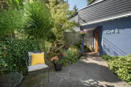 1043 Kinloch Lane, North Vancouver, BC, North vancouver — Single Family Residence for sale