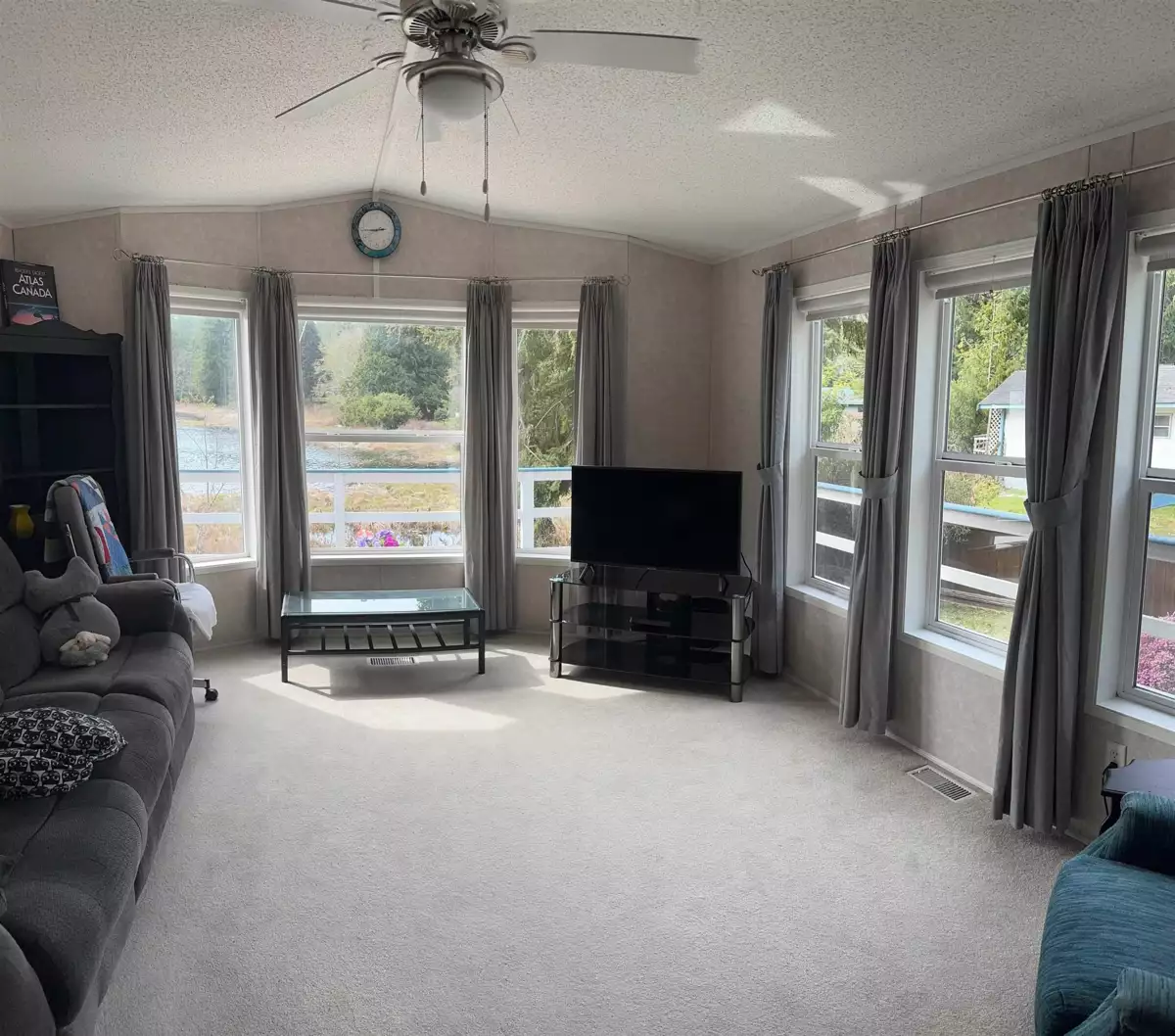 Dining Area Photo of 11 12793 Madeira Park Road, Madeira Park, BC